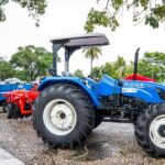 Camaçari ganha trator e implementos para fortalecer agricultura familiar